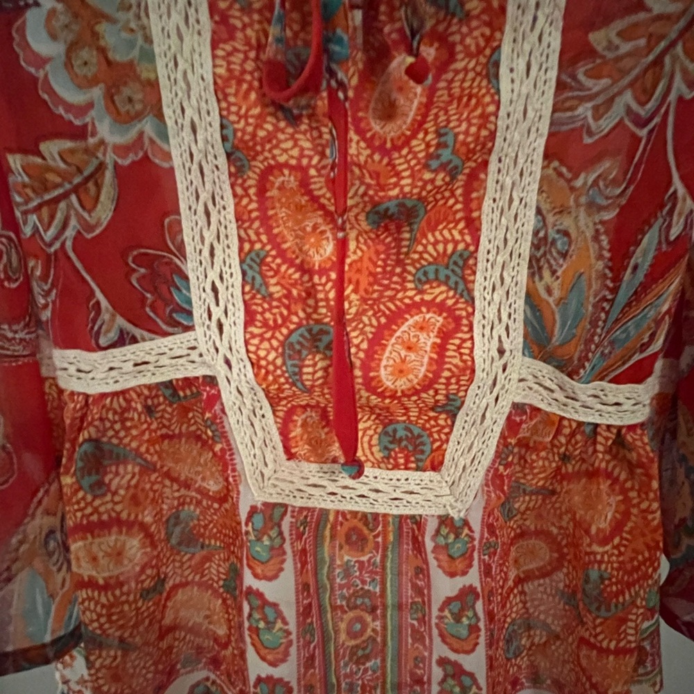 Bohemian Floral Dress with Lace Accents - Picture 5 of 8